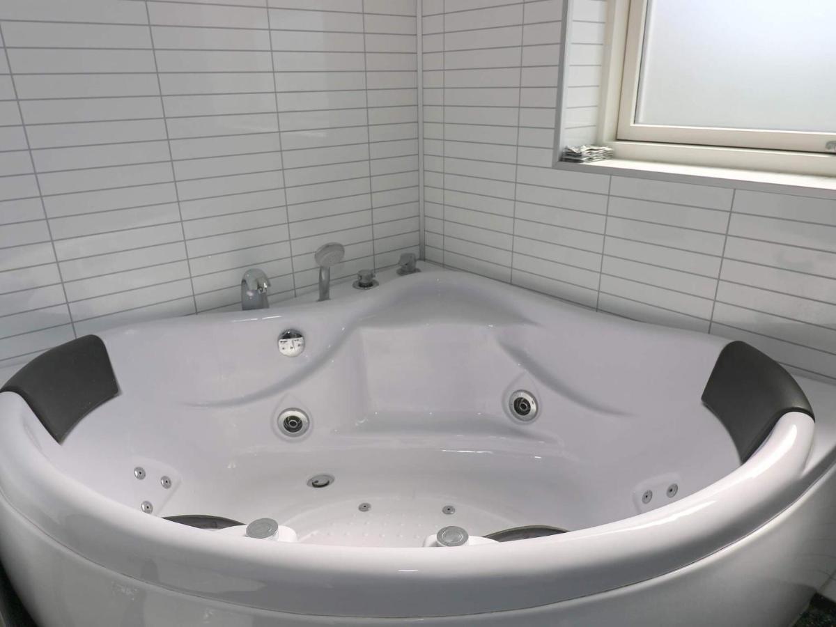 8 Person Holiday Home In Hadsund Extérieur photo